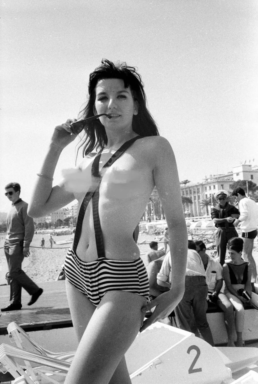 穿比基尼的中国姑娘:姐穿的是自由