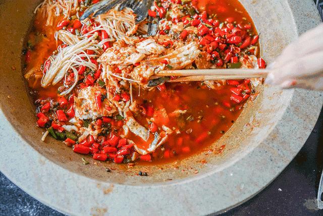 我要回杨家坪！因为这里的蒸汽石锅鲜椒鱼，让我……