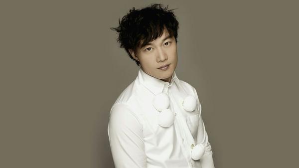 吴秀波与陈奕迅现身世界杯,网友:不开演唱会,看什么世界杯