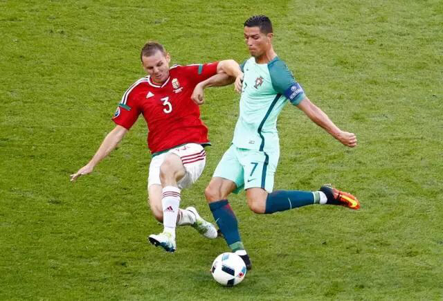 c罗一个人对抗西班牙视频,c罗和内马尔单挑