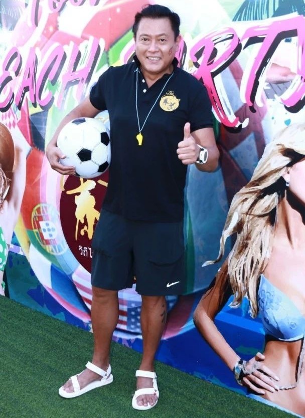 前TVB艺人香港餐厅开业本想请俄罗斯美女助阵却未能如愿