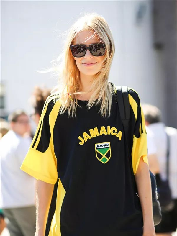 世界杯现场抢到了球衣可以拿走吗,世界杯抢球衣