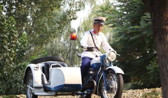 关于父爱的微电影感人视频片段,感人微电影父爱如山催人泪下