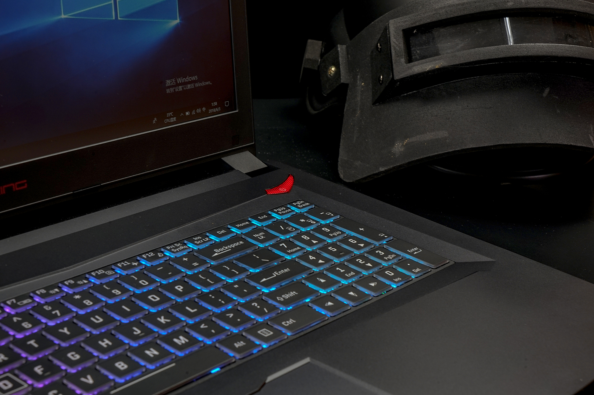 准大学生吃鸡生涯才刚开始，吾空K17-8U游戏本配置刚好满足