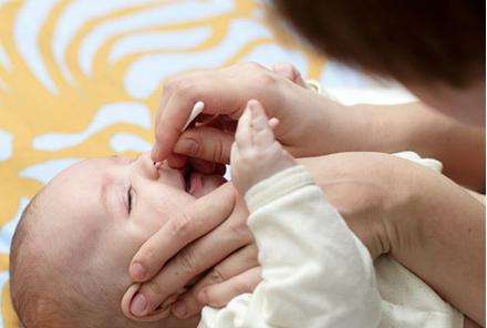 孩子感冒鼻塞不通气用打针吗,宝宝鼻塞不吃药小妙招