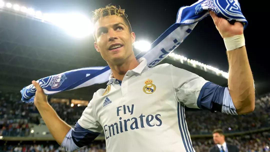 37岁的c罗满眼都是18岁时的自己,33岁的c罗创造了什么奇迹