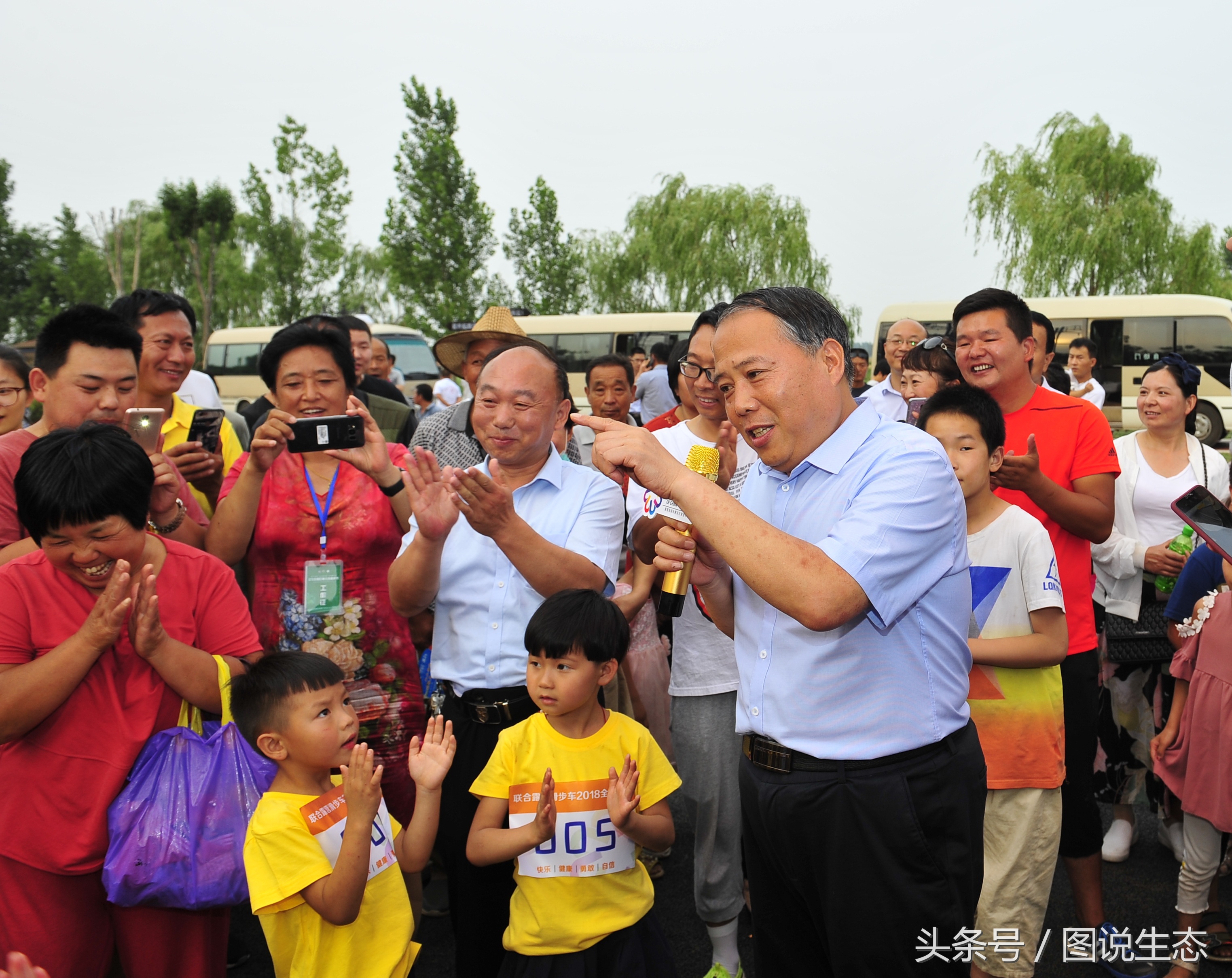 父亲节这天过得真快乐,父亲节的一天视频