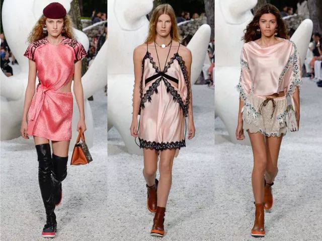 lv定制款狗狗包,lv上画熊猫的包