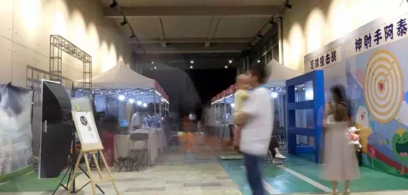 刚刚过去的父亲节，我和孩子在这里踢了一场世界杯