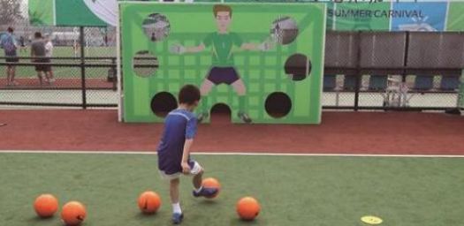 全城招募32组亲子家庭，与电台DJ一起用陶泥制作“大力神杯”！