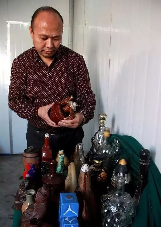 收藏500种酒瓶,涨知识许昌