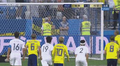 哈哈哈笑出腹肌！这届世界杯简直太“魔性”了！