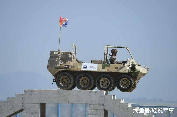 这个小家伙可真的厉害，跑起来各种复杂地形毫无压力