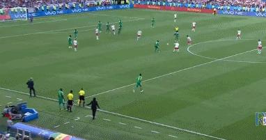 波兰前锋莱万多夫斯基进五球,波兰神锋莱万多夫斯基