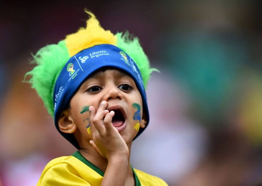 老婆或女朋友问你“足球有什么好”时，你把这12条理由甩给她