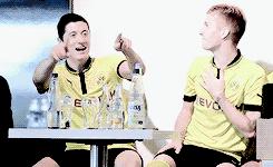 节奏感强的足球音乐有哪些,盘点那些足球大神的专属bgm