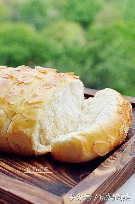 不用水，发的好，出膜快，奶香浓郁，公认的经典款面包