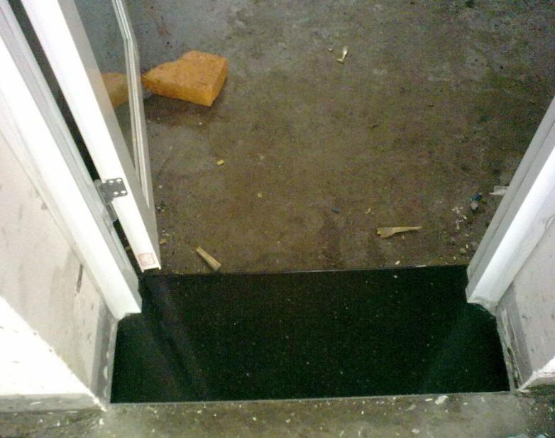 卫生间外墙刷防水能防止烂墙根吗,卫生间渗水外墙发霉怎么处理