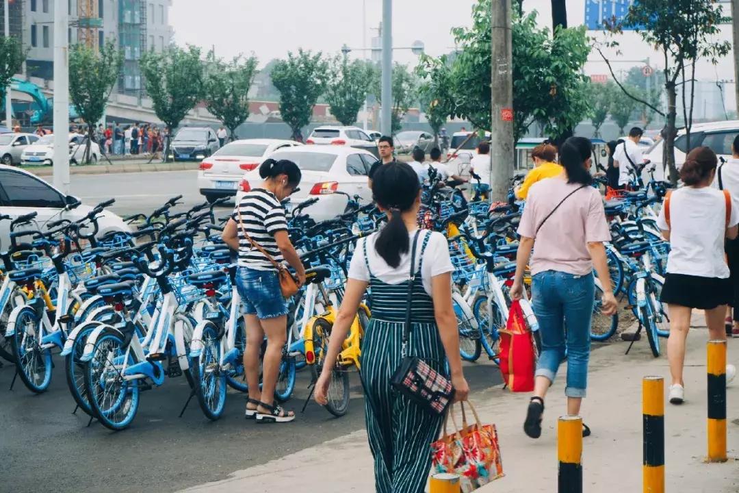 新都人：没有经受住650的*躏蹂**，你好意思享受地铁的快捷？