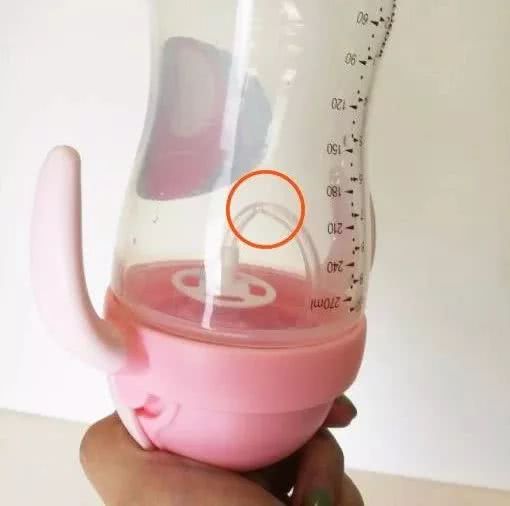 8款婴童吸管杯测评：哪款让宝宝喝得方便，妈妈用得安心？