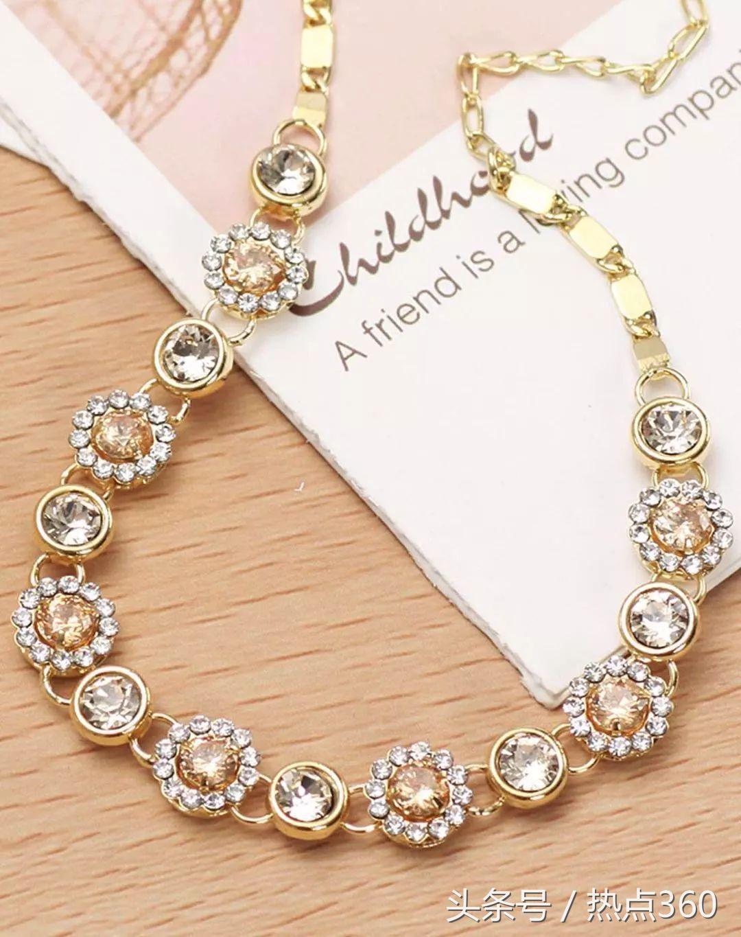 妤煎畤閲岀殑绻佸崕杞韩,绻佸崕妤煎畤