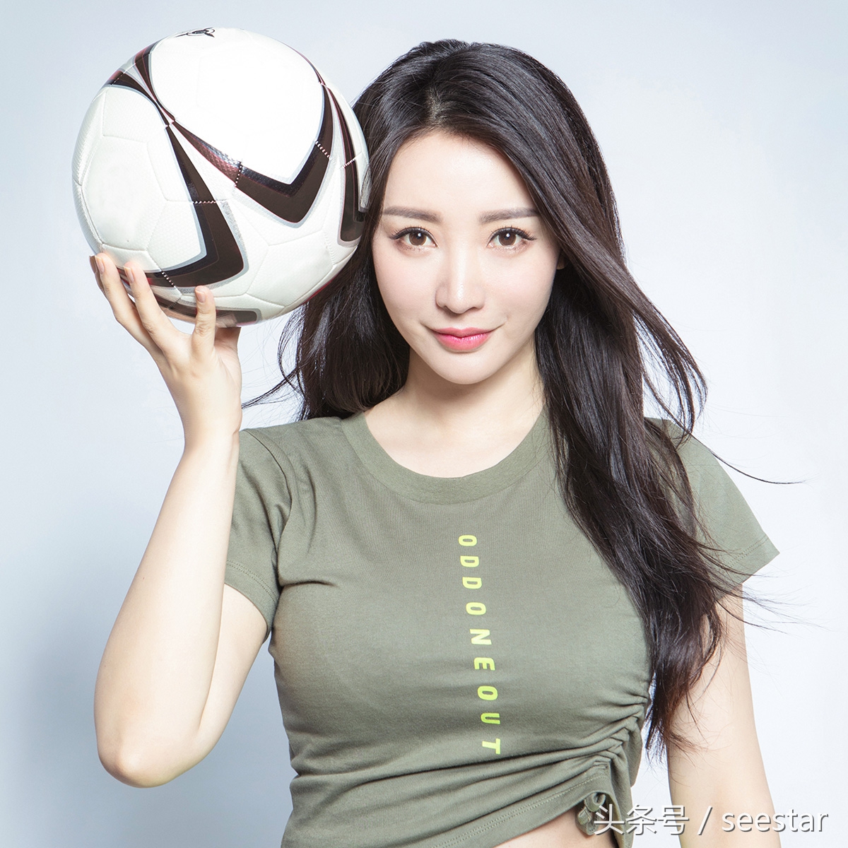 柳岩露脐装照,柳岩露脐装图片