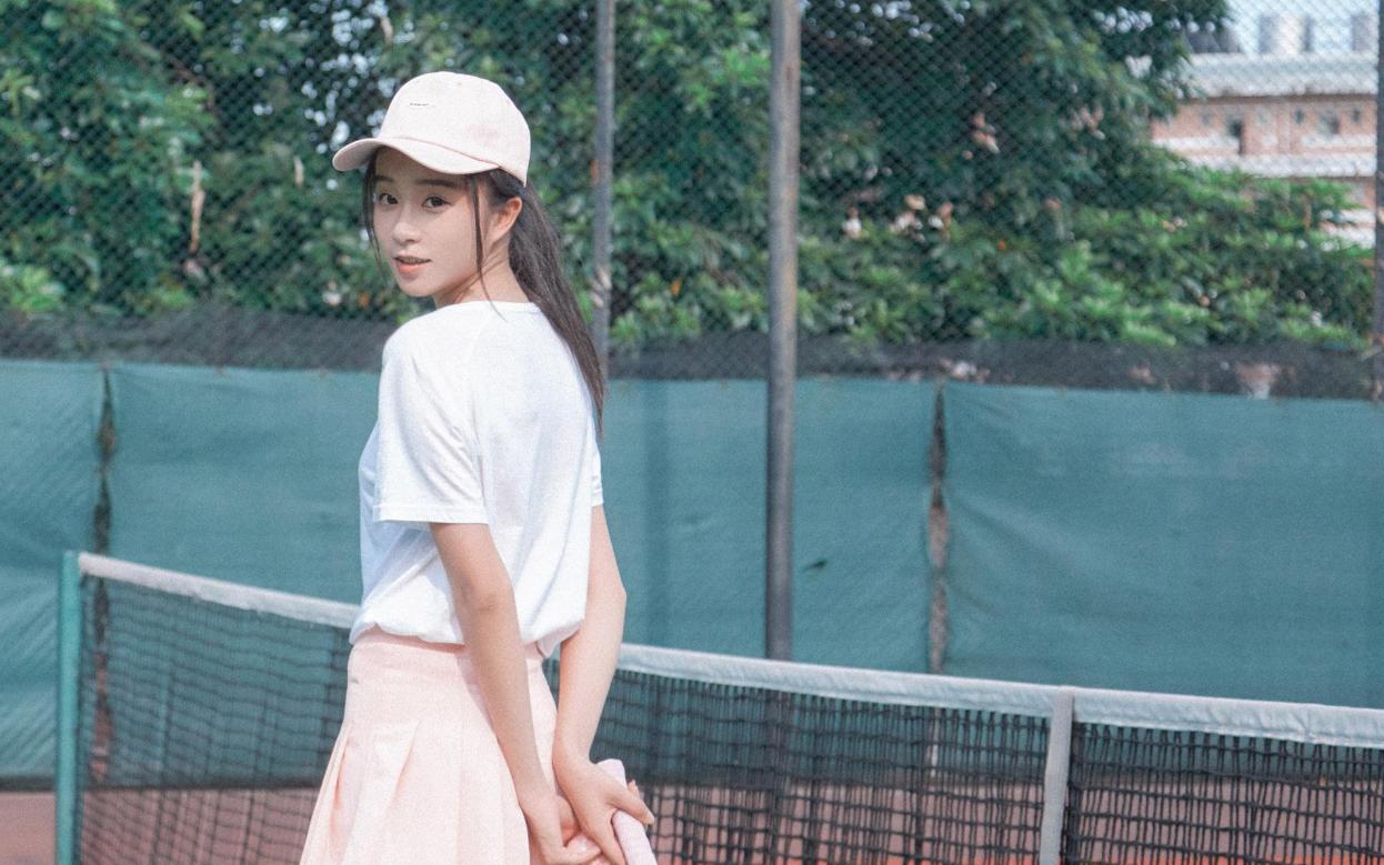 哪怕不喜欢也不会让你难堪的星座,愿意花时间陪男人看球的星座女