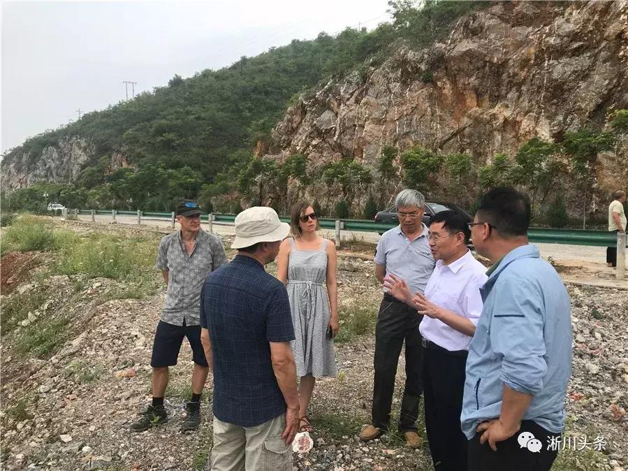 淅川来了仨“老外”，干啥？