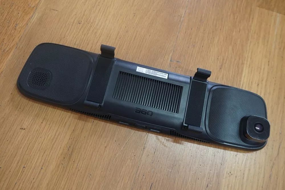 看上去只是一个后视镜？能语音交互的360智能云镜已可替代智联车机