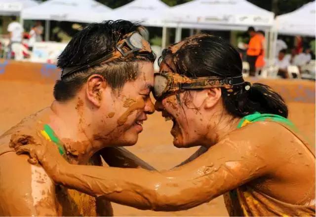 娉ユ祮瓒崇悆璧涘満,娉ユ祮瓒崇悆鍦哄湴