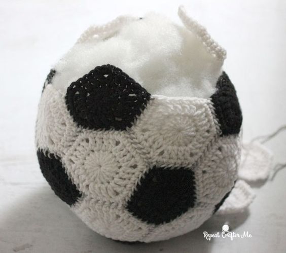 世界杯一帮前足球运动员观战,世界杯观赛人有多少