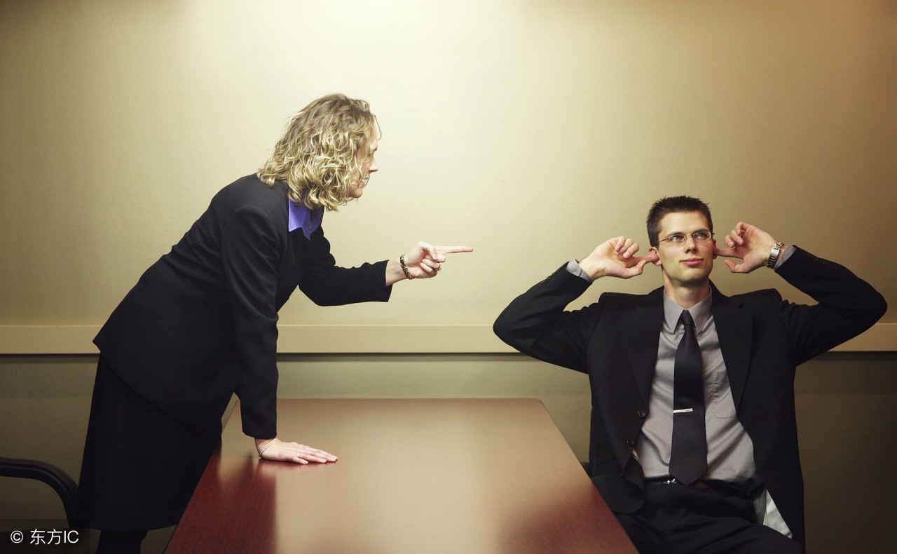 员工经常顶撞上司如何处理,如何处理当众顶撞上司的员工