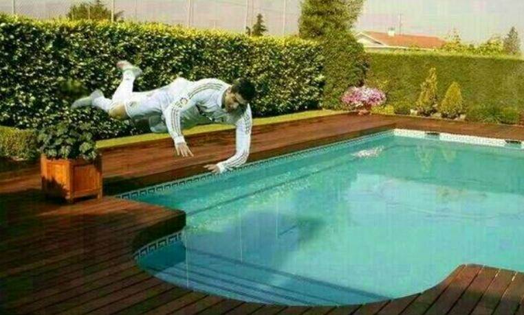 盘点c罗假摔视频,那些年c罗倒钩