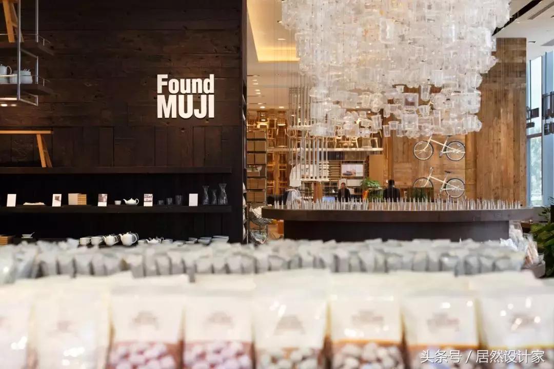 lv最新波点联名,lv草间弥生联名波点羽绒服