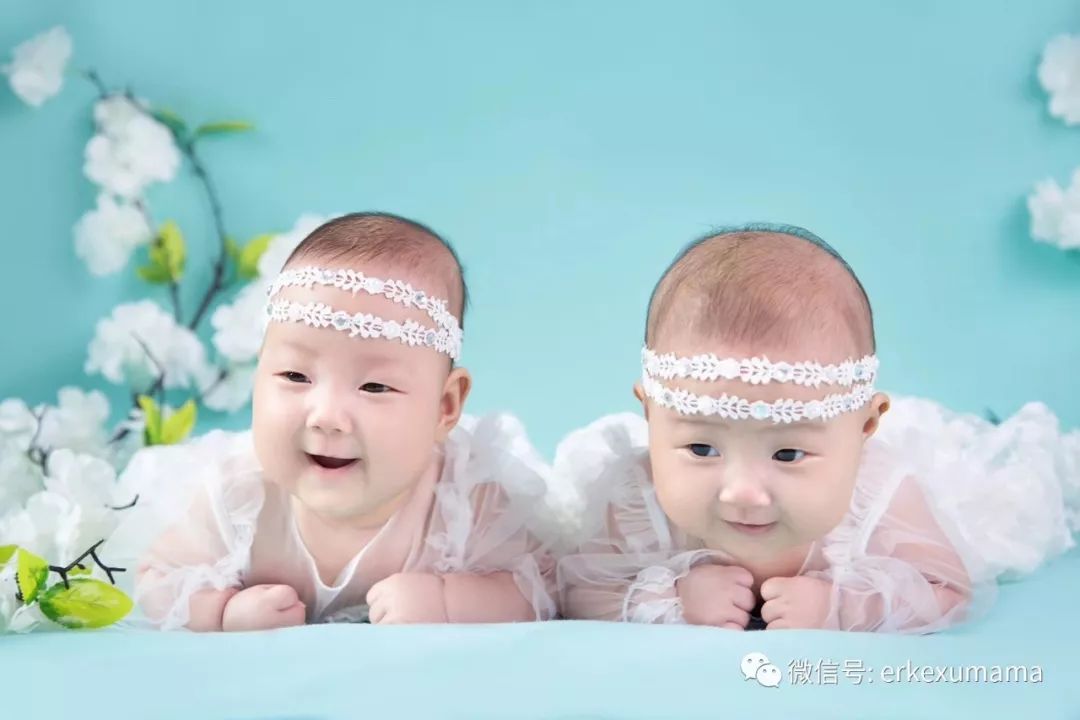 小孩脸上有一个红点带血丝,小孩脸上有颗红痣还有血丝