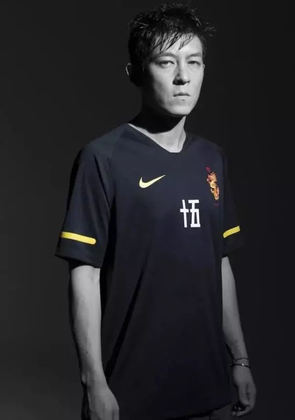 2022世界杯联名款轻奢杯,世界杯联名款足球