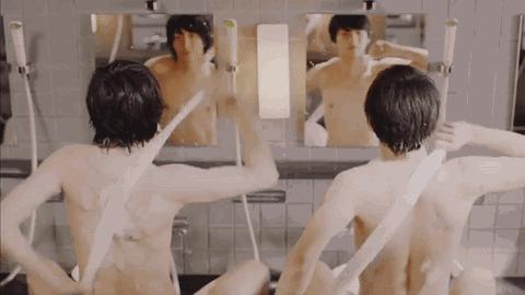 小孩洗澡用香皂还是用沐浴露好,老年人洗澡用香皂还是沐浴露好