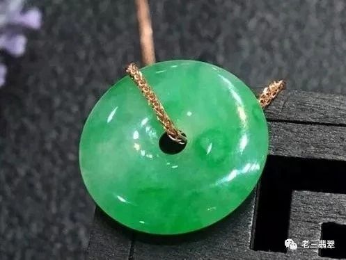 翡翠护身符平安扣,翡翠平安扣现代设计