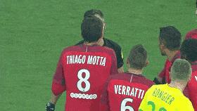 内马尔吃黄牌,内马尔戴面具被罚黄牌