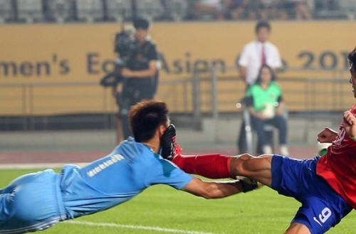 韩国足球中国功夫,02年足球比赛韩国队