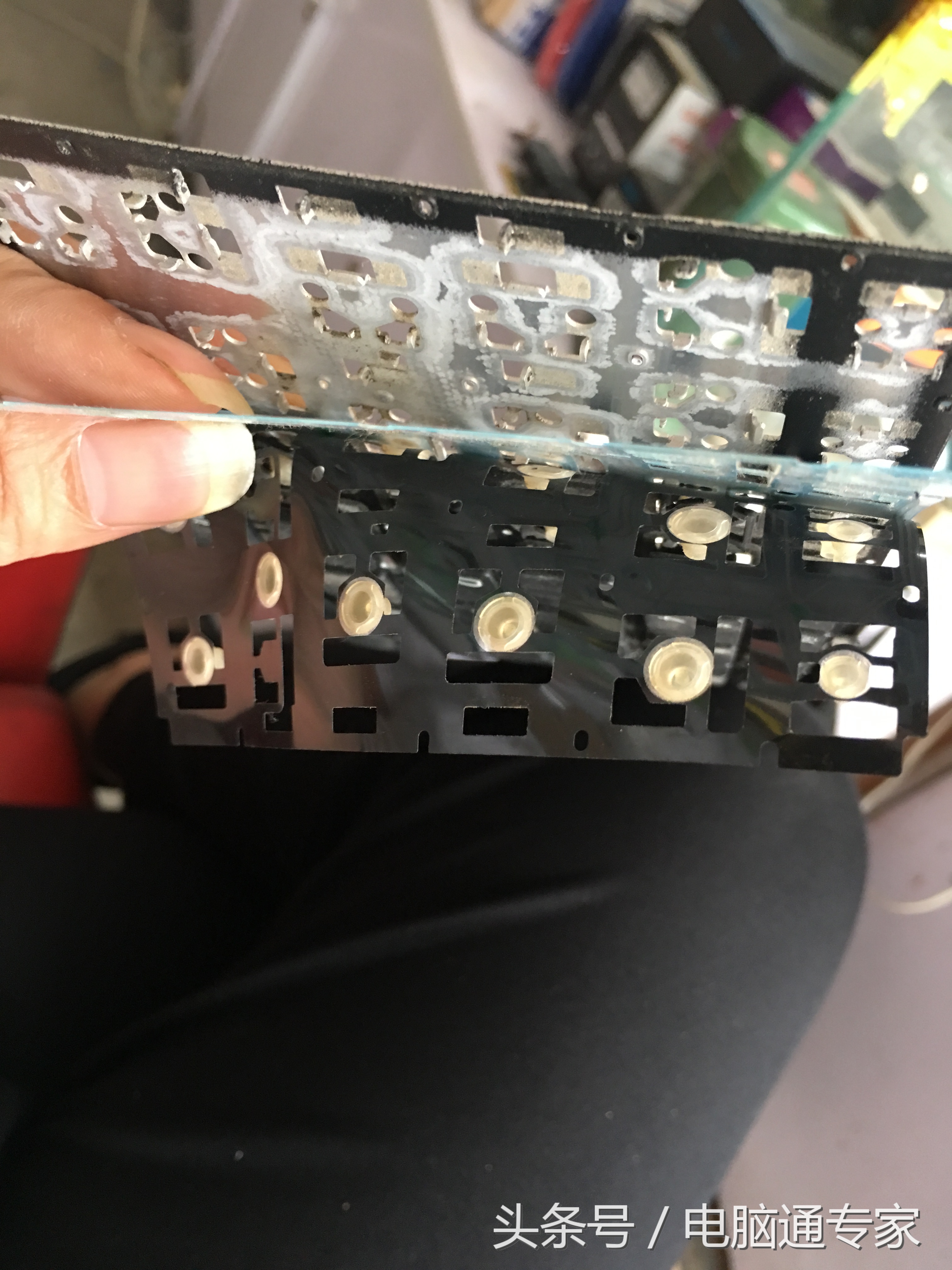 笔记本键盘失灵拆解清洗,笔记本键盘拆解全过程