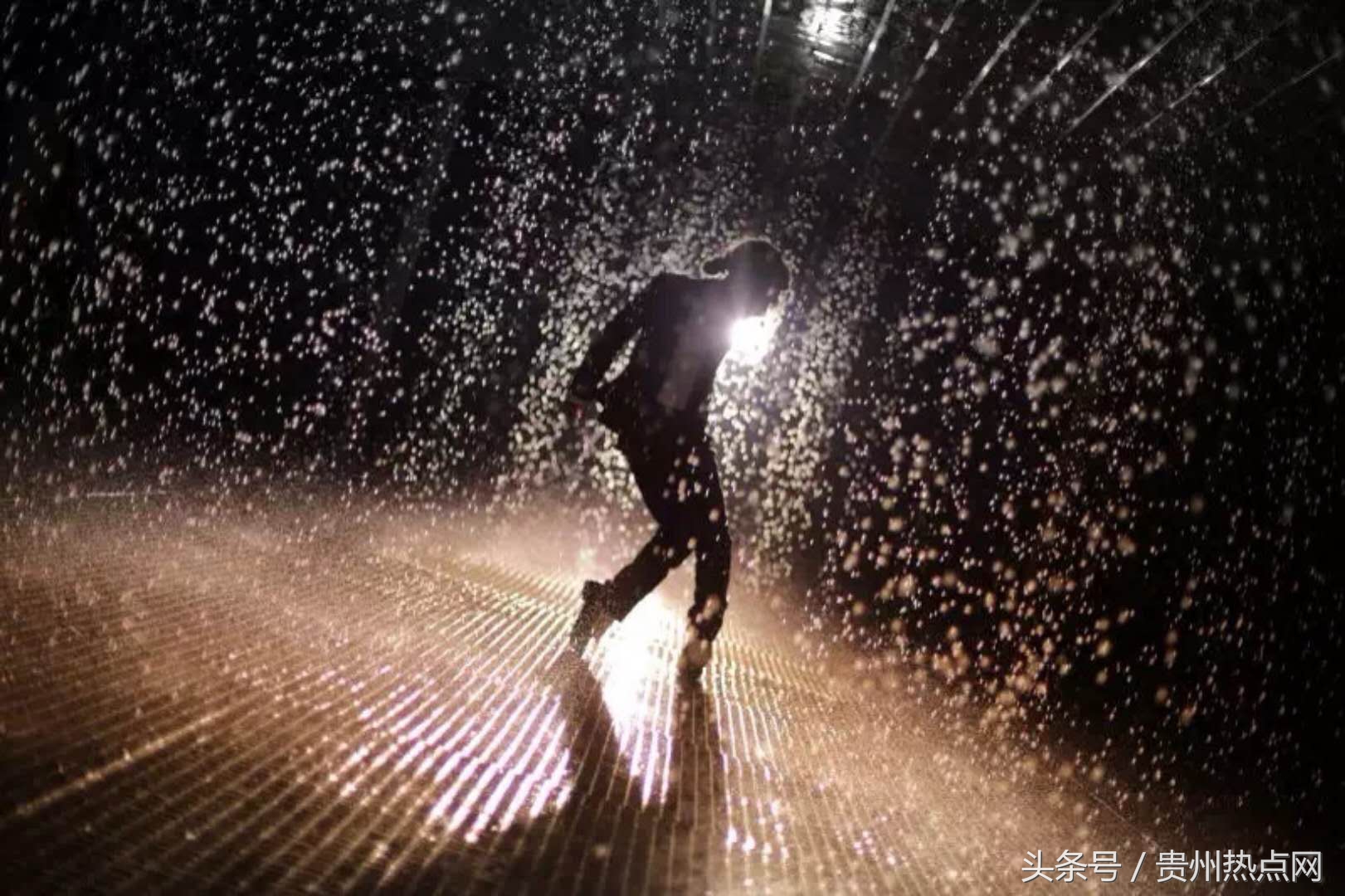 迈克杰克逊去世前的新闻,迈克尔杰克逊逝世当天新闻