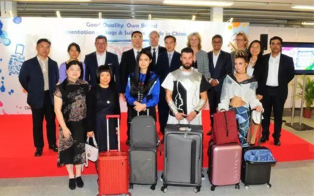 “女王之选”、自称重、指纹防盗……中国品牌箱包凭啥让欧洲点赞