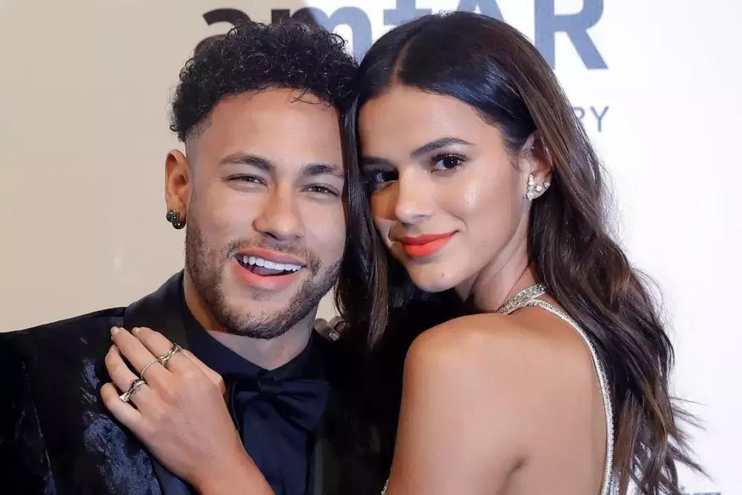 看什么球！看肉！