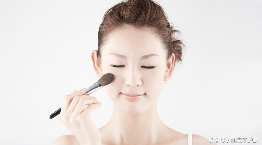 怎样擦粉底一整天不脱妆,如何一整天不脱妆不用定妆粉