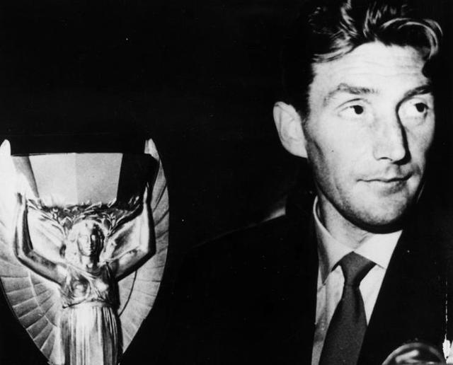 足球托蒂个人资料,世界足坛评价托蒂