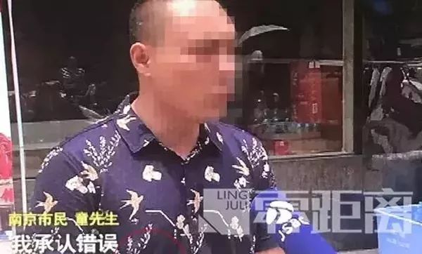 2岁儿子被咬老爸摔死泰迪，全家被人肉老婆闹自杀，网友吵翻了……