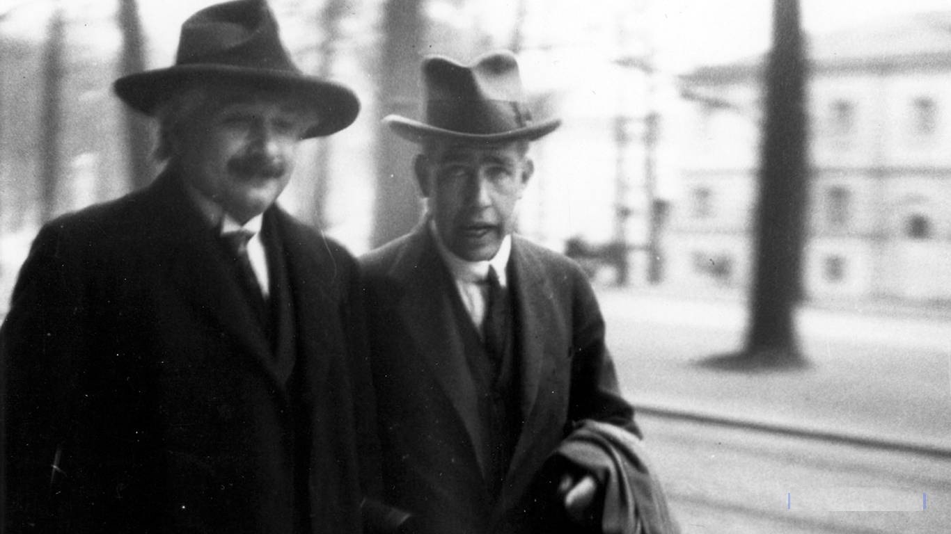 这位踢足球的是一名物理学家：量子力学领袖玻尔的小故事