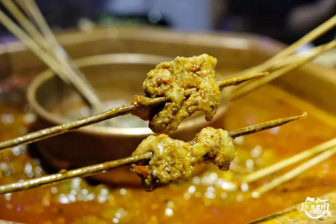 情怀总被烂梗消费,网红串串店长沙