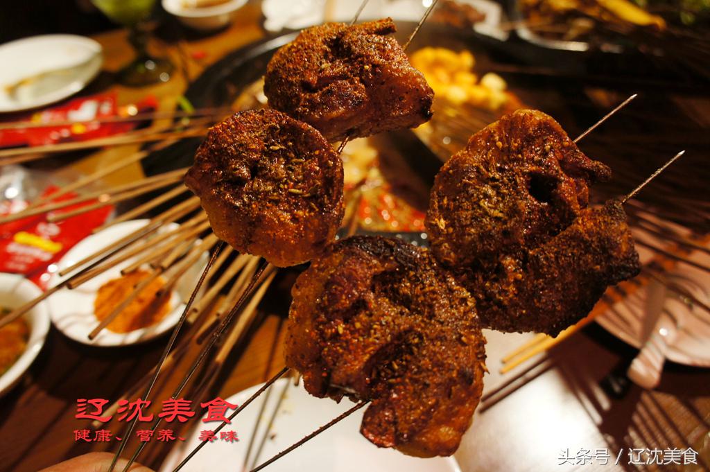 音乐配美食如歌如戏，酒吧加上串串香是一种什么样的体验